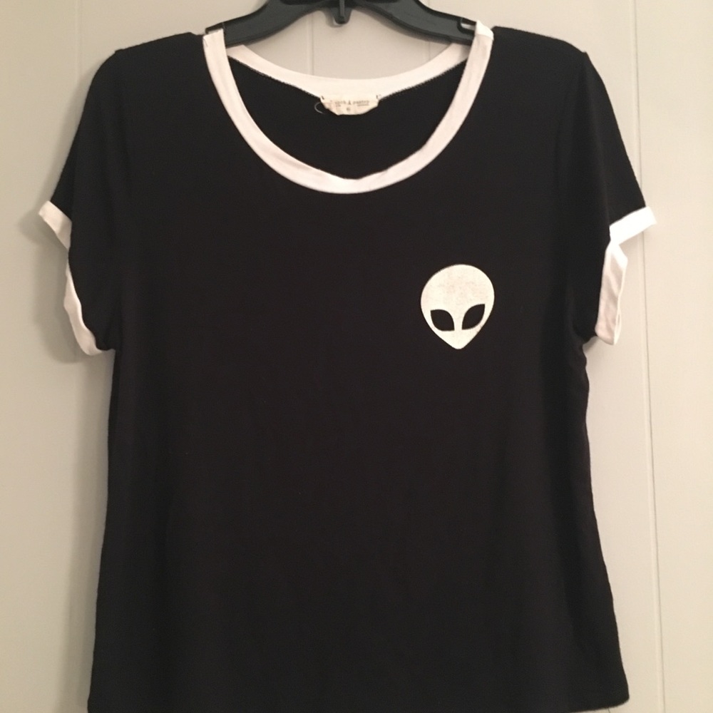 Alien Graphic Tee